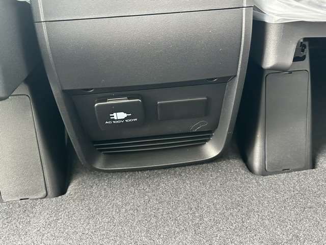 三菱 デリカ　Ｄ：５ ２．２ シャモニー 電動サイドステップ非装着車 ディーゼルターボ ４ＷＤ R6年 (東海) 99