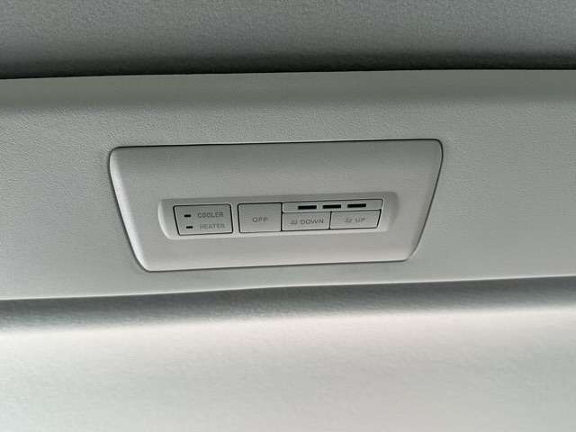 三菱 デリカ　Ｄ：５ ２．２ シャモニー 電動サイドステップ非装着車 ディーゼルターボ ４ＷＤ R6年 (東海) 99