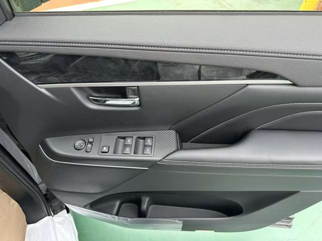 三菱 デリカ　Ｄ：５ ２．２ シャモニー 電動サイドステップ非装着車 ディーゼルターボ ４ＷＤ R6年 (東海) 99