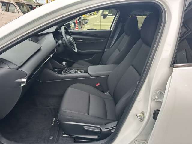 マツダ ＭＡＺＤＡ３　ファストバック ２．０ ２０Ｓ ブラックトーンエディション R4年 (東海) 99