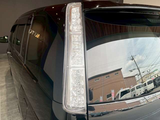 トヨタ アイシス １．８ プラタナ Ｖセレクション H26年 (近畿) 99