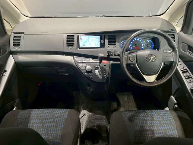 トヨタ アイシス １．８ プラタナ Ｖセレクション H26年 (近畿) 99