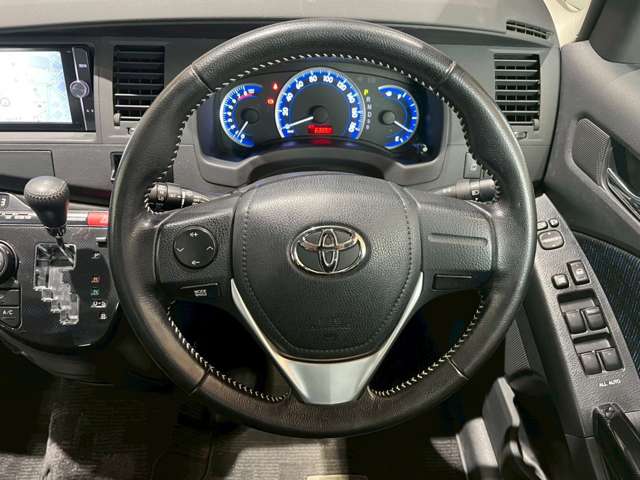 トヨタ アイシス １．８ プラタナ Ｖセレクション H26年 (近畿) 99