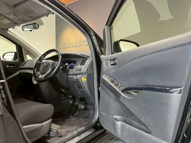 トヨタ アイシス １．８ プラタナ Ｖセレクション H26年 (近畿) 99