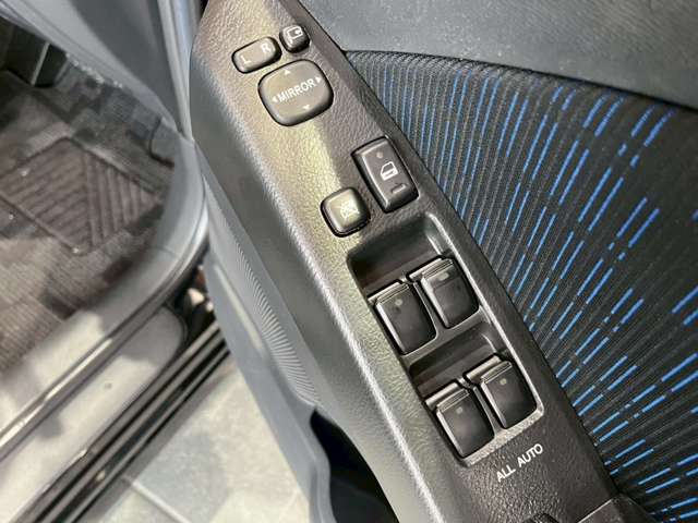 トヨタ アイシス １．８ プラタナ Ｖセレクション H26年 (近畿) 99