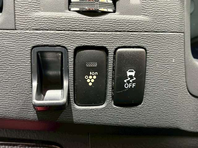 トヨタ アイシス １．８ プラタナ Ｖセレクション H26年 (近畿) 99