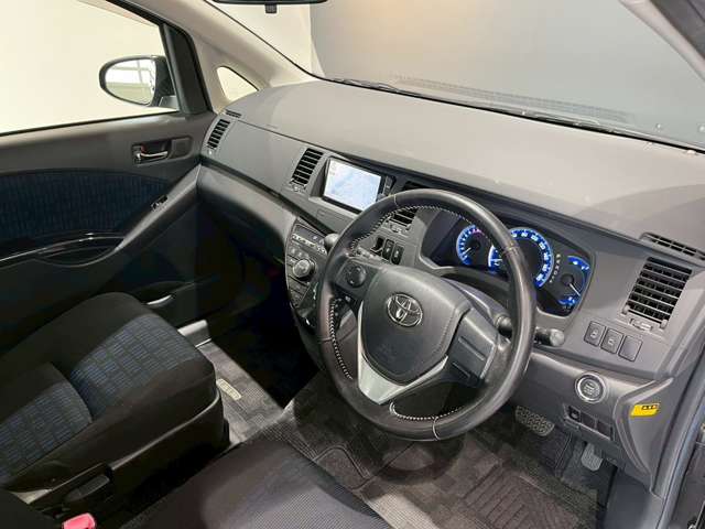 トヨタ アイシス １．８ プラタナ Ｖセレクション H26年 (近畿) 99