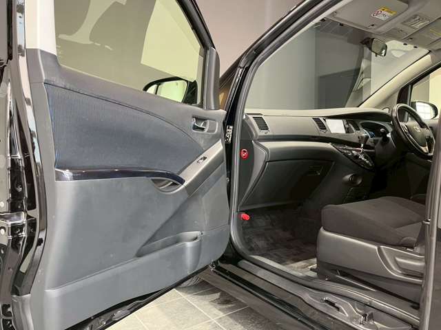 トヨタ アイシス １．８ プラタナ Ｖセレクション H26年 (近畿) 99