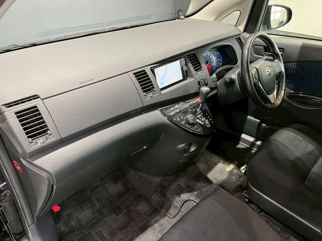 トヨタ アイシス １．８ プラタナ Ｖセレクション H26年 (近畿) 99