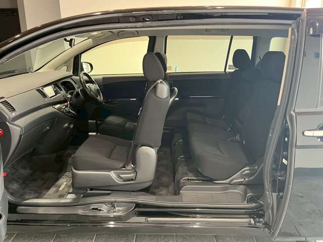 トヨタ アイシス １．８ プラタナ Ｖセレクション H26年 (近畿) 99