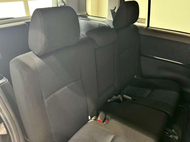 トヨタ アイシス １．８ プラタナ Ｖセレクション H26年 (近畿) 99