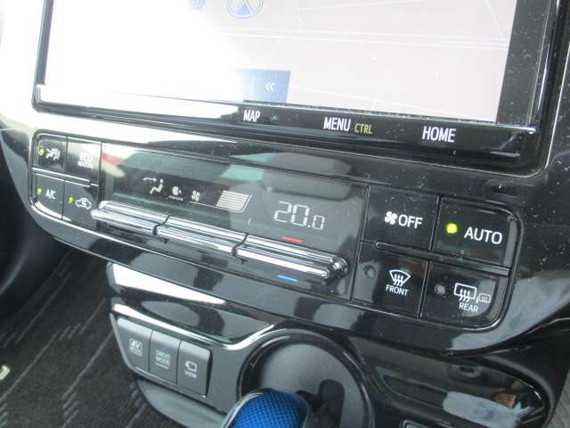 トヨタ プリウス １．８ Ａ プレミアム ツーリングセレクション R2年 (中国) 99