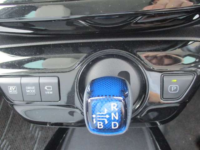 トヨタ プリウス １．８ Ａ プレミアム ツーリングセレクション R2年 (中国) 99