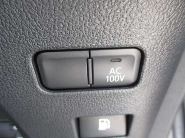 トヨタ プリウス １．８ Ａ プレミアム ツーリングセレクション R2年 (中国) 99