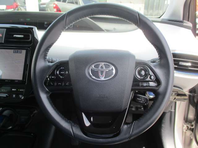 トヨタ プリウス １．８ Ａ プレミアム ツーリングセレクション R2年 (中国) 99