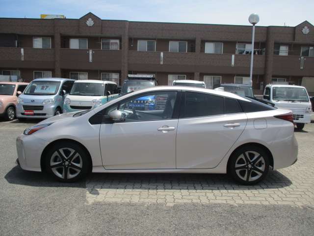 トヨタ プリウス １．８ Ａ プレミアム ツーリングセレクション R2年 (中国) 99