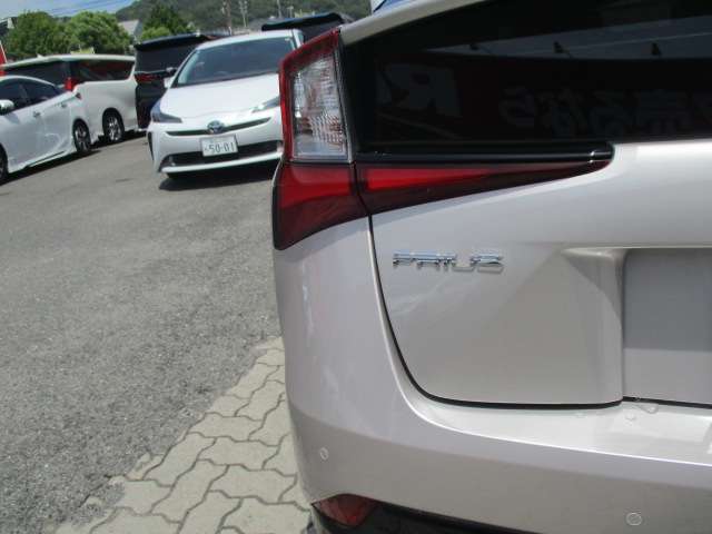 トヨタ プリウス １．８ Ａ プレミアム ツーリングセレクション R2年 (中国) 99