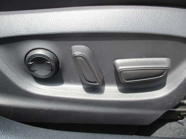 トヨタ プリウス １．８ Ａ プレミアム ツーリングセレクション R2年 (中国) 99