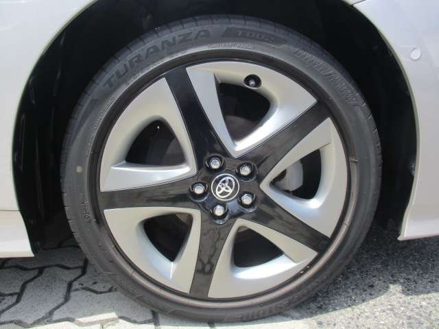 トヨタ プリウス １．８ Ａ プレミアム ツーリングセレクション R2年 (中国) 99