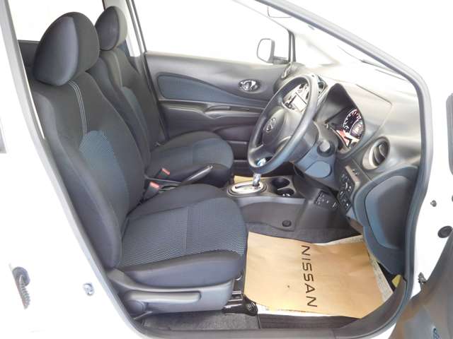 日産 ノート １．２ Ｘ ＤＩＧ－Ｓ H26年 (九州・沖縄) 99