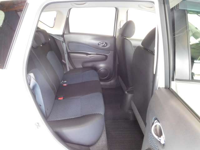 日産 ノート １．２ Ｘ ＤＩＧ－Ｓ H26年 (九州・沖縄) 99