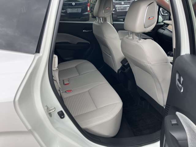 日産 ノートオーラ １．２ Ｇ レザーエディション R4年 (東北) 99