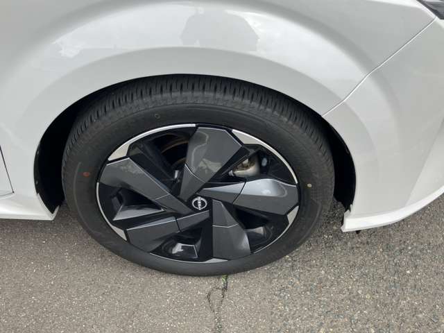 日産 ノートオーラ １．２ Ｇ レザーエディション R4年 (東北) 99