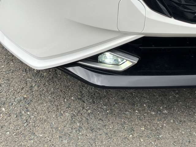 日産 ノートオーラ １．２ Ｇ レザーエディション R4年 (東北) 99