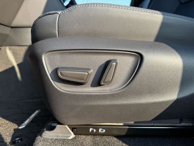 トヨタ ランドクルーザー ３．５ ＺＸ ４ＷＤ R4年 (九州・沖縄) 99