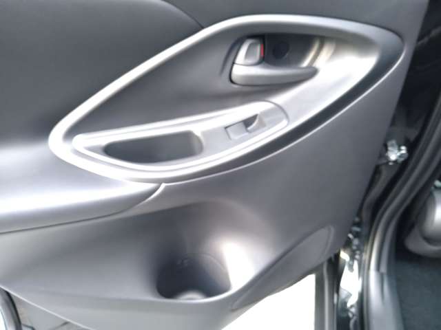 トヨタ ヤリスクロス　ハイブリッド １．５ ハイブリッド Ｚ R6年 (九州・沖縄) 99