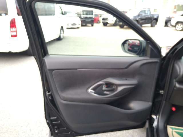 トヨタ ヤリスクロス　ハイブリッド １．５ ハイブリッド Ｚ R6年 (九州・沖縄) 99