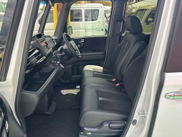 ホンダ Ｎ　ＢＯＸ カスタム ６６０ Ｌ ターボ R5年 (東海) 99