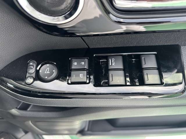 ホンダ Ｎ　ＢＯＸ カスタム ６６０ Ｌ ターボ R5年 (東海) 99