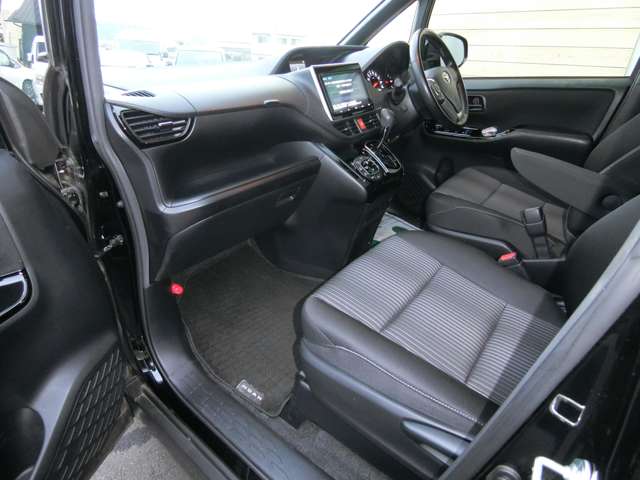 トヨタ ノア ２．０ ＳＩ H29年 (中国) 99