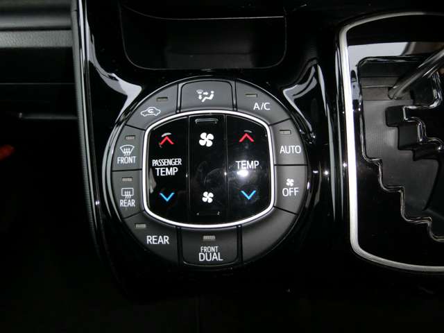 トヨタ ノア ２．０ ＳＩ H29年 (中国) 99