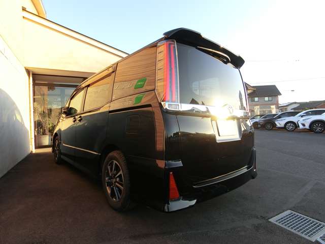 トヨタ ノア ２．０ ＳＩ H29年 (中国) 99