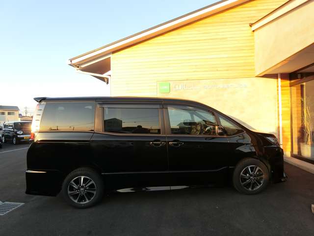 トヨタ ノア ２．０ ＳＩ H29年 (中国) 99