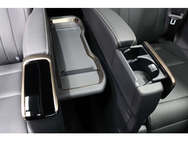 トヨタ アルファード　ハイブリッド ハイブリッド ２．５ Ｚ R6年 (東海) 99