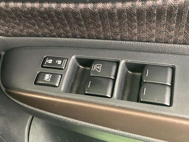 日産 ノート １．２ Ｅ－ＰＯＷＥＲ メダリスト ＦＯＵＲ ４ＷＤ H30年 (北海道) 99