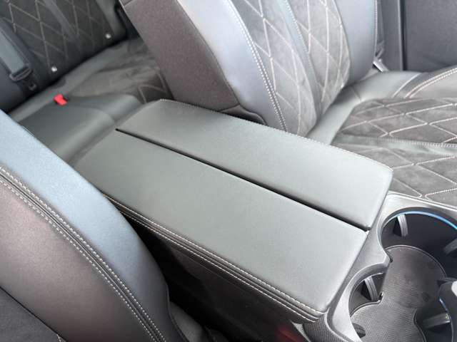 プジョー ３００８ ＧＴ ブルーＨＤＩ ディーゼルターボ R1年 (東北) 99