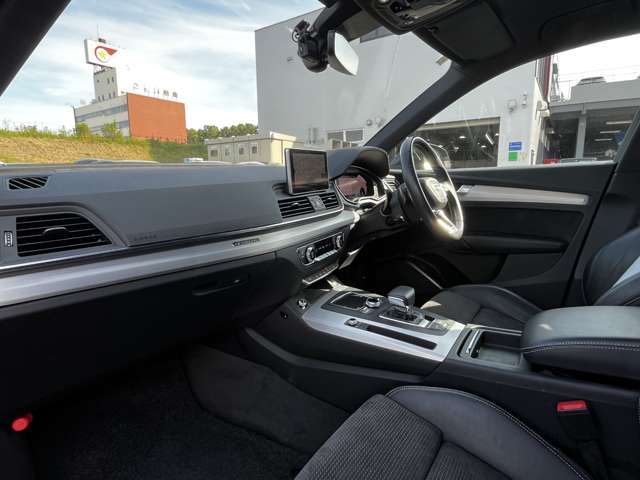 アウディ Ｑ５ ４５ ＴＦＳＩ クワトロ スポーツ Ｓラインパッケージ ４ＷＤ R2年 (東北) 99
