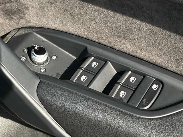 アウディ Ｑ５ ４５ ＴＦＳＩ クワトロ スポーツ Ｓラインパッケージ ４ＷＤ R2年 (東北) 99
