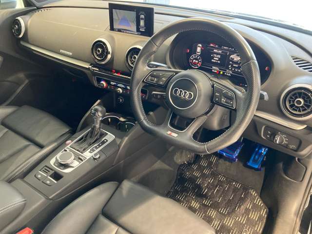 アウディ Ｓ３　スポーツバック ２．０ ４ＷＤ H29年 (東北) 99