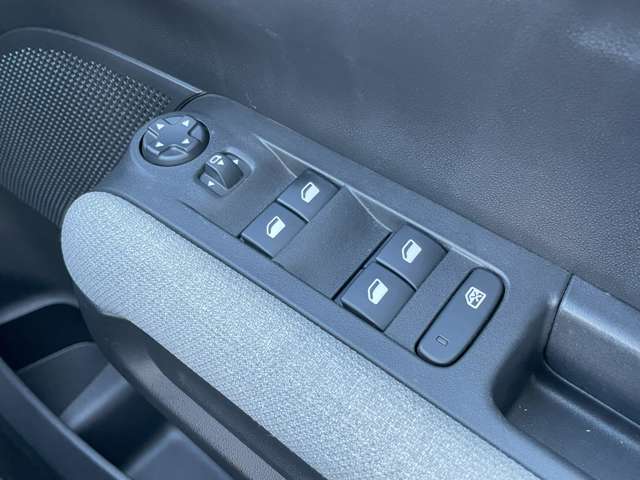 シトロエン Ｃ３　エアクロス　ＳＵＶ シャイン R2年 (東北) 99