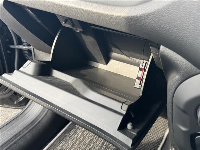 ジープ レネゲード ロンジチュード R3年 (東北) 99