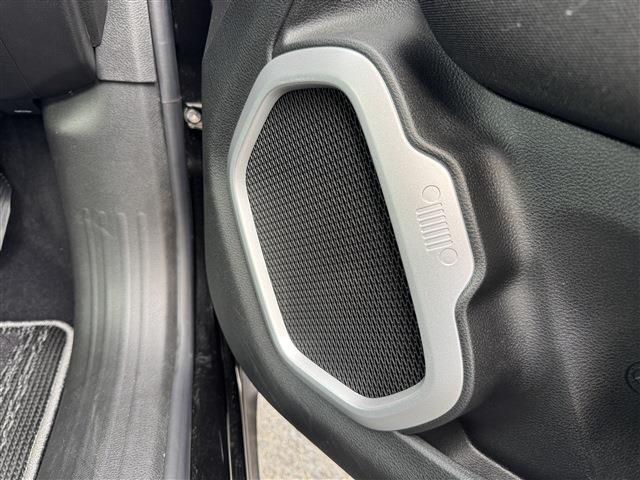 ジープ レネゲード ロンジチュード R3年 (東北) 99