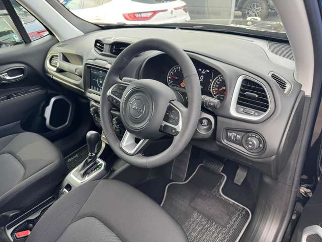 ジープ レネゲード ロンジチュード R3年 (東北) 99