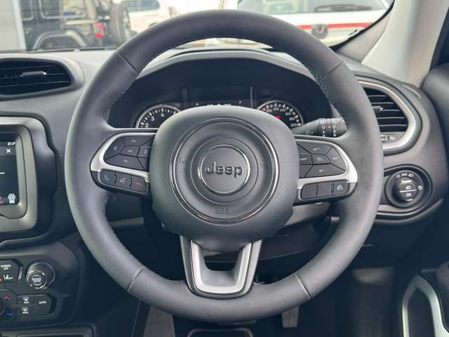 ジープ レネゲード ロンジチュード R3年 (東北) 99