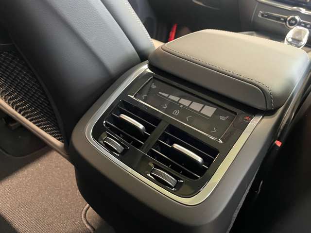 ボルボ ＸＣ６０ ウルトラ Ｂ５ ＡＷＤ ４ＷＤ R7年 (東北) 99