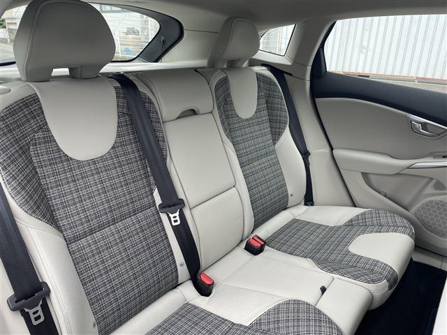 ボルボ Ｖ４０ Ｔ３　モメンタム H30年 (東北) 99